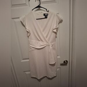 3/$15 DKNY Size‎ 8 Ivory Twist Front Dress with Flutter Sleeves